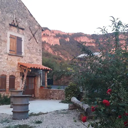 Couette-café Les Tremieres